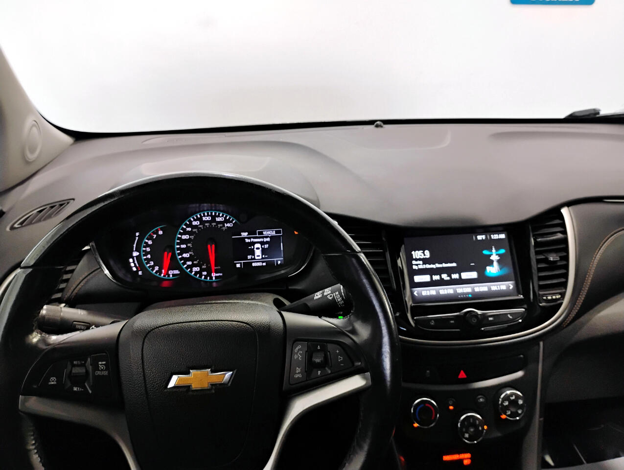 2017 Chevrolet Trax LT photo 28