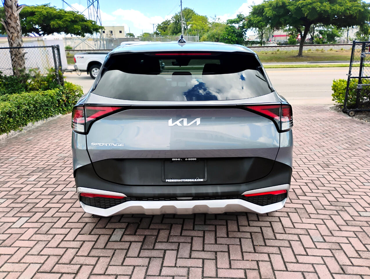 2023 Kia Sportage EX photo 4