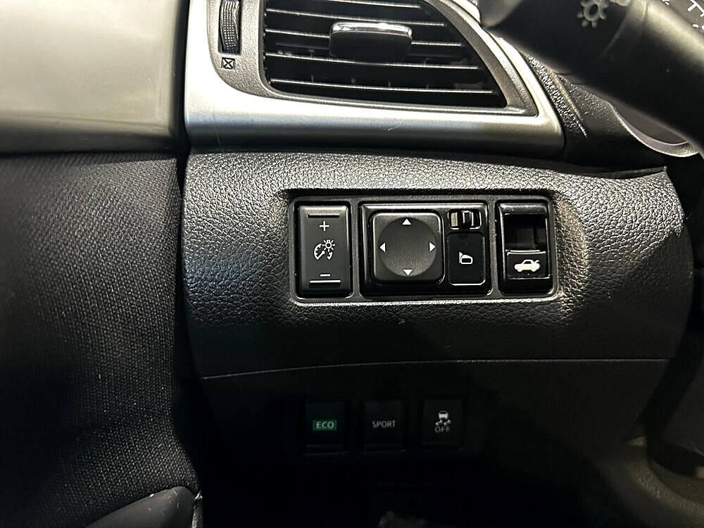 2017 Nissan Sentra S photo 8