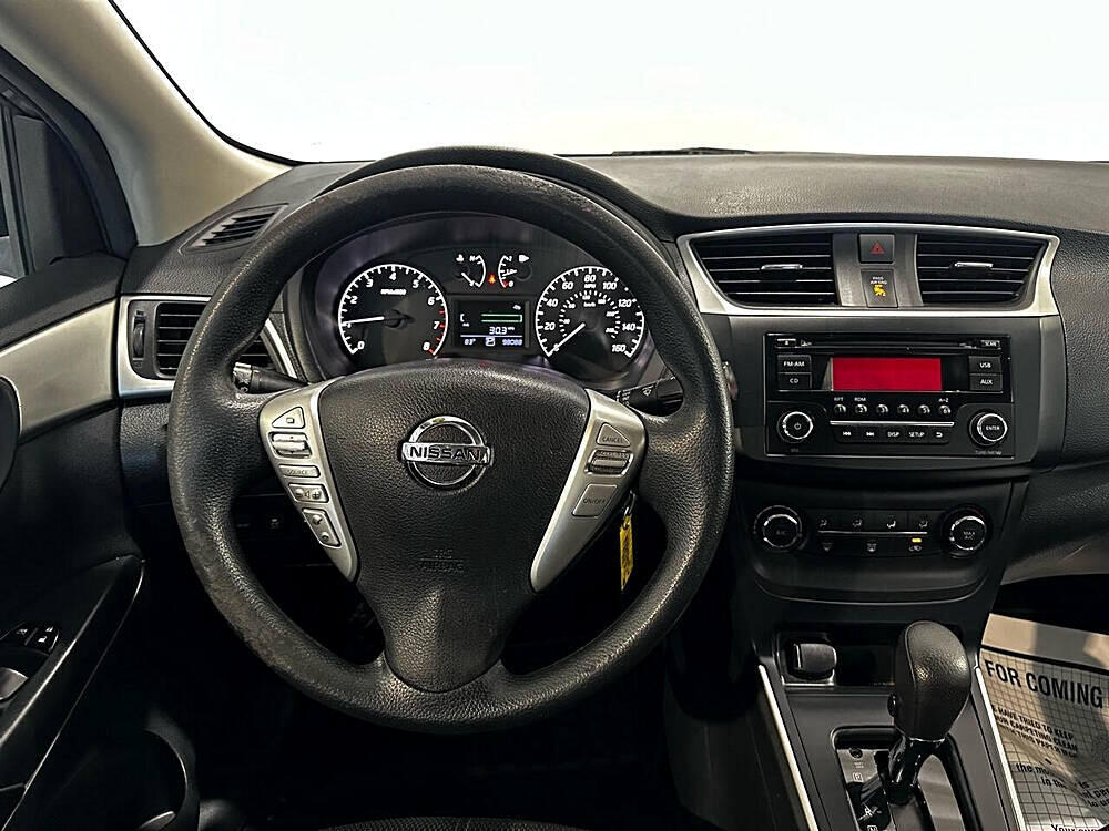2017 Nissan Sentra S photo 12