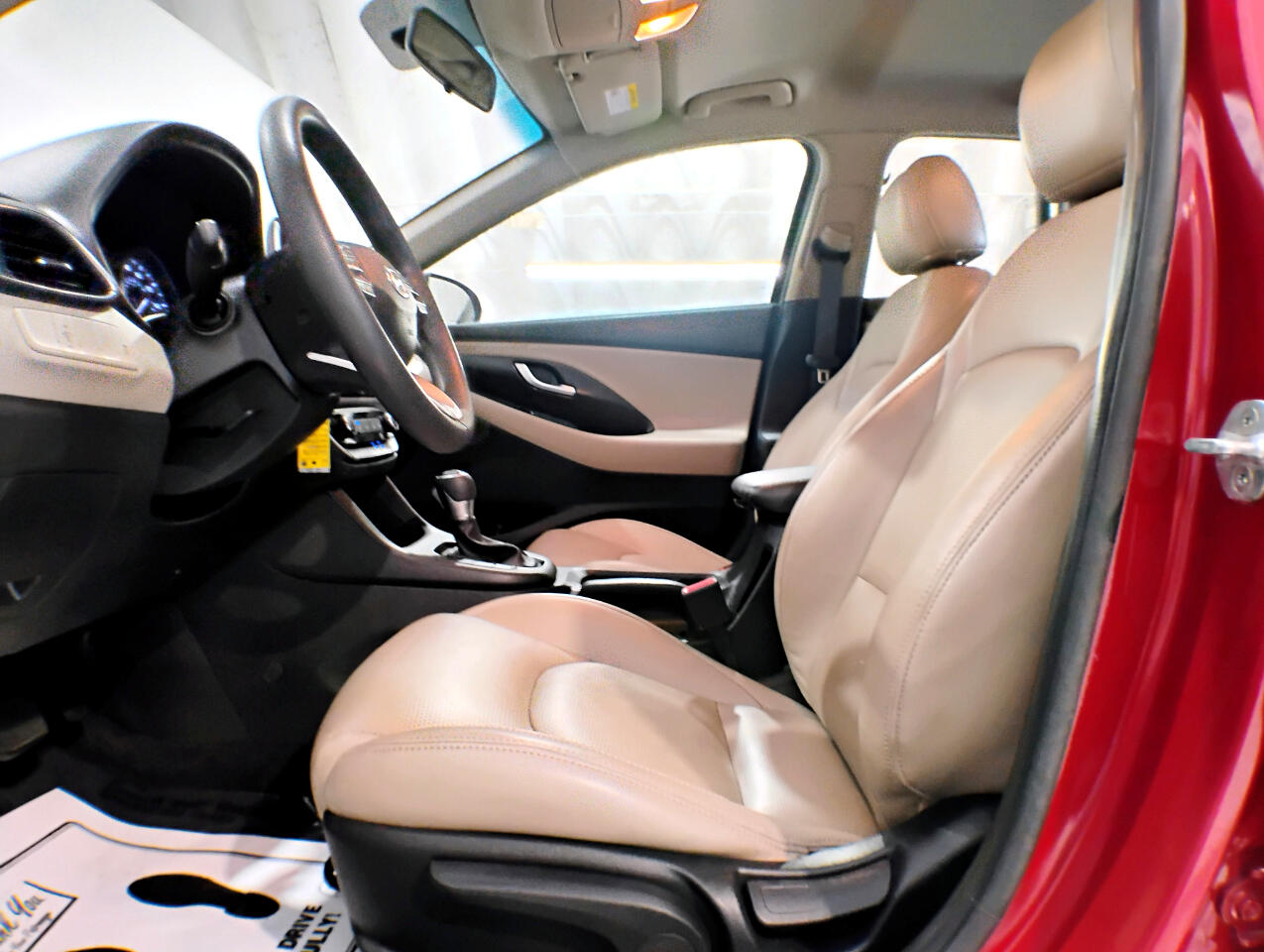 2020 Hyundai Elantra GT Base photo 17
