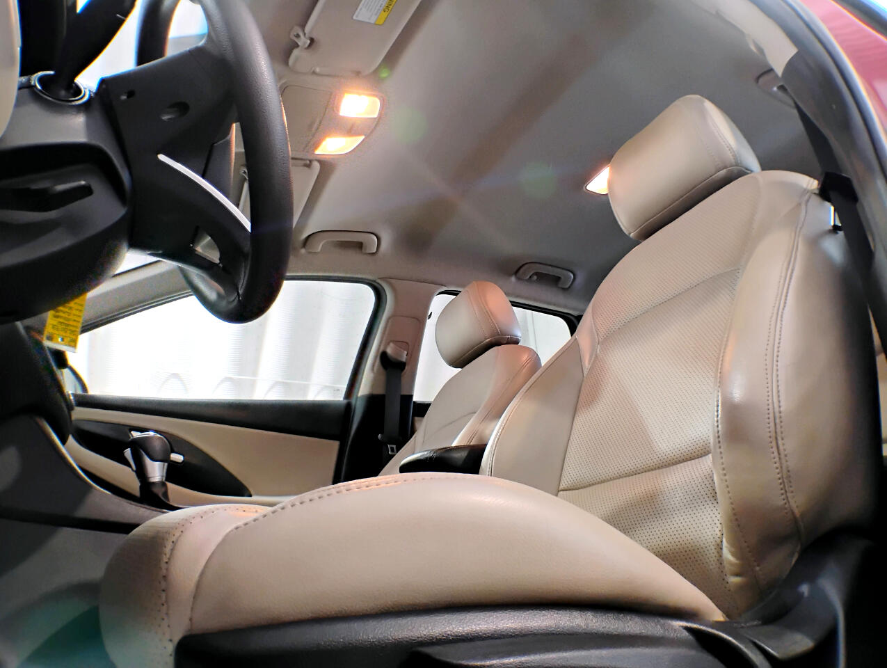 2020 Hyundai Elantra GT Base photo 18