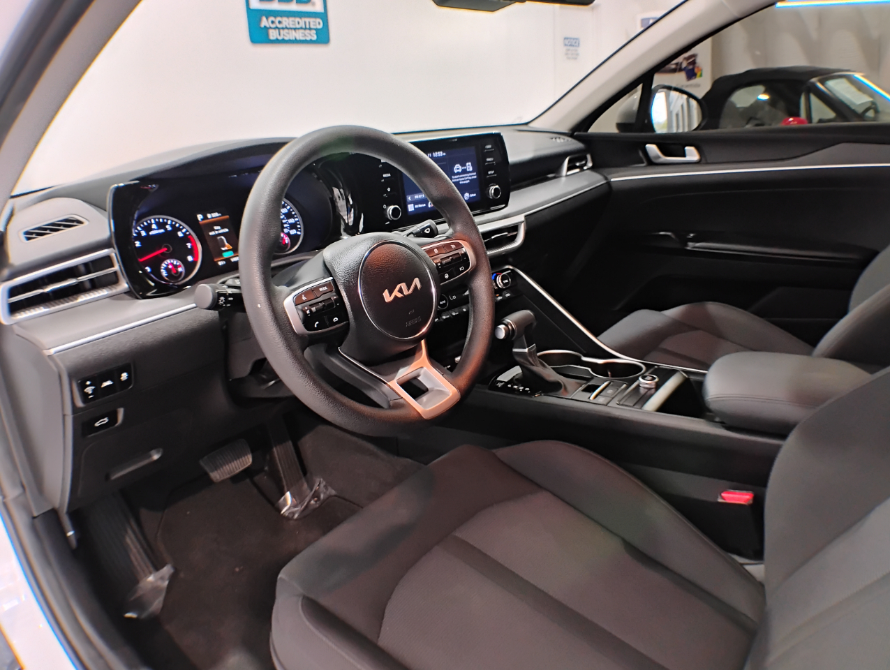 Kia K5 LXS 2023