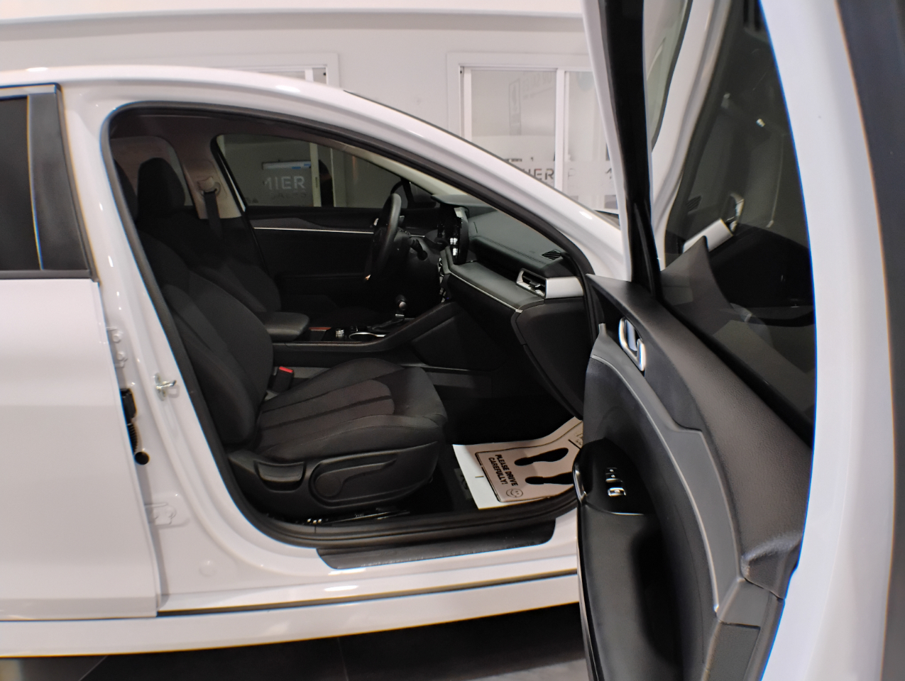 Kia K5 LXS 2023