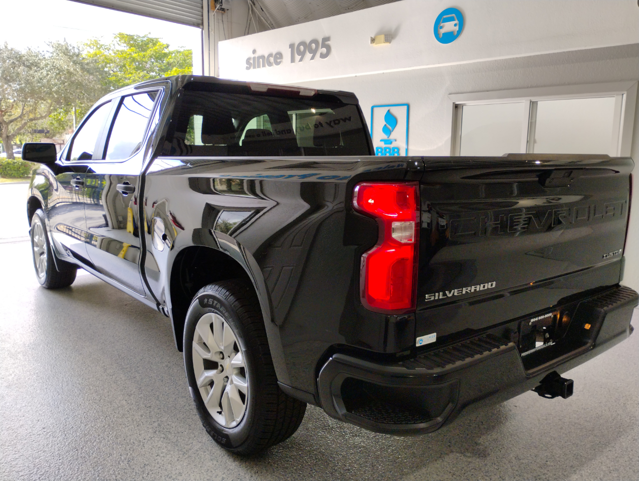 Chevrolet Silverado 1500 Custom Crew Cab Short Box 2WD 2021 Chevrolet Silverado 1500 Custom Crew Cab Short Box 2WD 2021