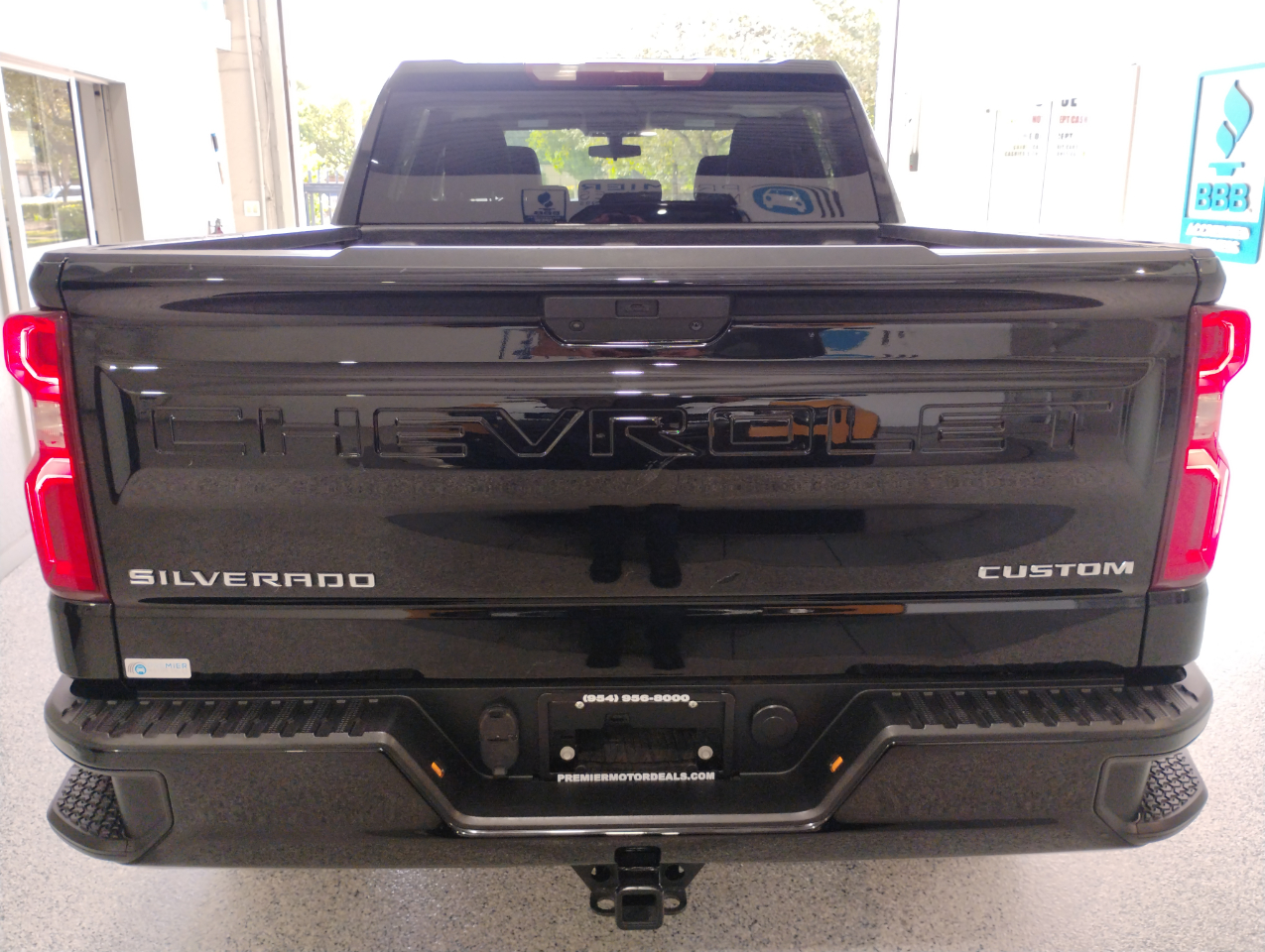 Chevrolet Silverado 1500 Custom Crew Cab Short Box 2WD 2021 Chevrolet Silverado 1500 Custom Crew Cab Short Box 2WD 2021