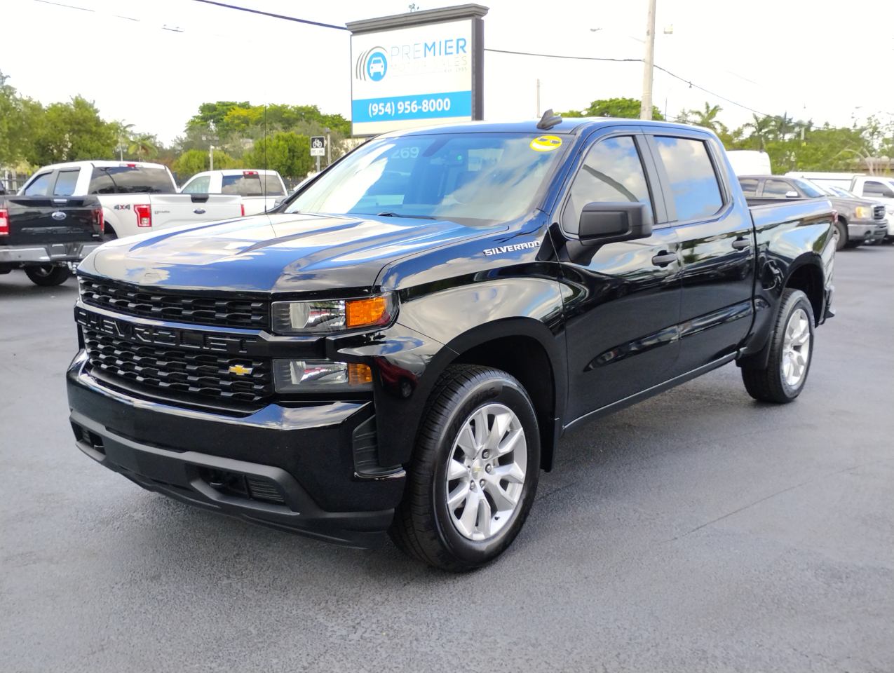 Chevrolet Silverado 1500 Custom Crew Cab Short Box 2WD 2021 Chevrolet Silverado 1500 Custom Crew Cab Short Box 2WD 2021