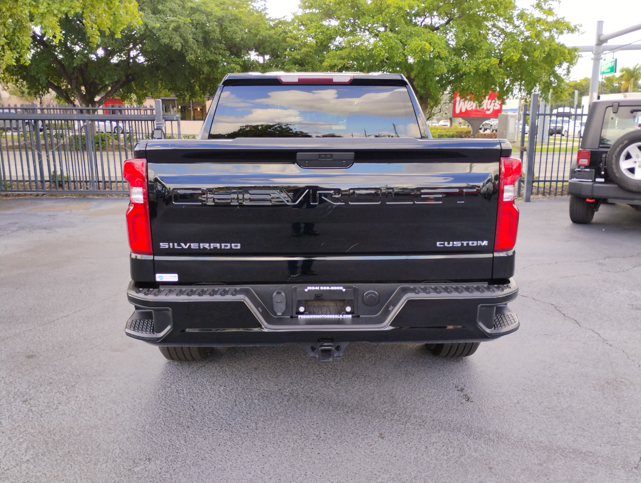 Chevrolet Silverado 1500 Custom Crew Cab Short Box 2WD 2021 Chevrolet Silverado 1500 Custom Crew Cab Short Box 2WD 2021