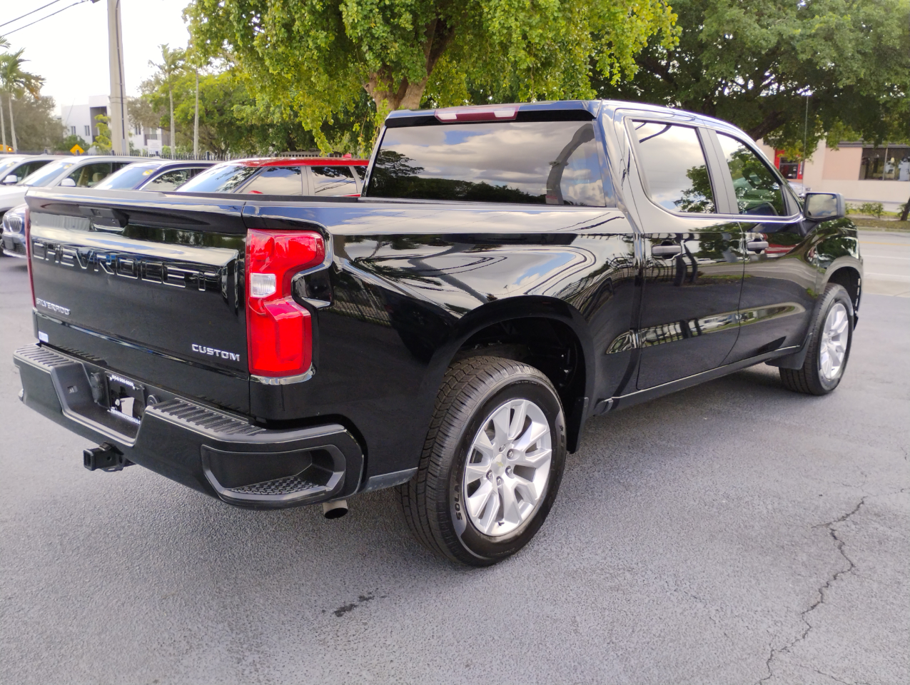 Chevrolet Silverado 1500 Custom Crew Cab Short Box 2WD 2021 Chevrolet Silverado 1500 Custom Crew Cab Short Box 2WD 2021