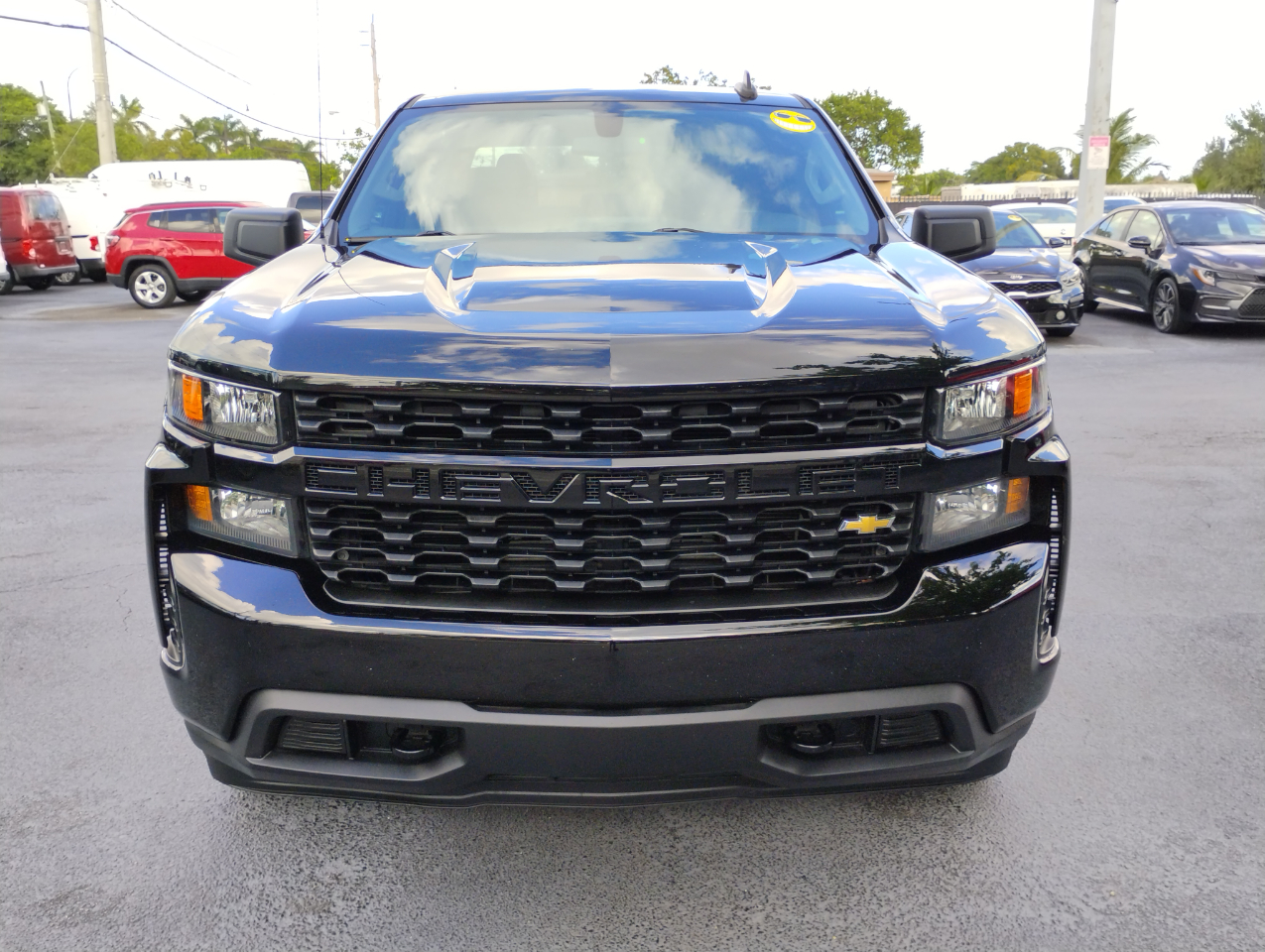 Chevrolet Silverado 1500 Custom Crew Cab Short Box 2WD 2021 Chevrolet Silverado 1500 Custom Crew Cab Short Box 2WD 2021