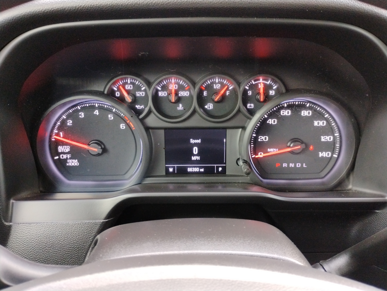 Chevrolet Silverado 1500 Custom Crew Cab Short Box 2WD 2021 Chevrolet Silverado 1500 Custom Crew Cab Short Box 2WD 2021