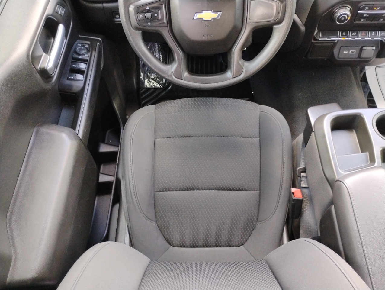 Chevrolet Silverado 1500 Custom Crew Cab Short Box 2WD 2021 Chevrolet Silverado 1500 Custom Crew Cab Short Box 2WD 2021