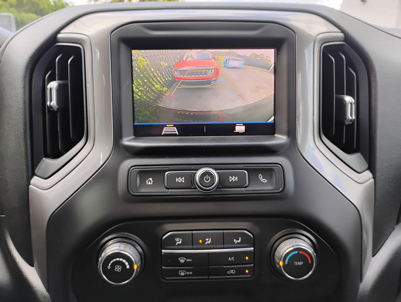 Chevrolet Silverado 1500 Custom Crew Cab Short Box 2WD 2021 Chevrolet Silverado 1500 Custom Crew Cab Short Box 2WD 2021