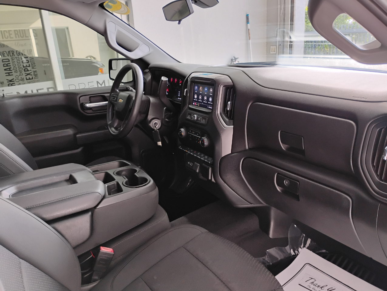 Chevrolet Silverado 1500 Custom Crew Cab Short Box 2WD 2021 Chevrolet Silverado 1500 Custom Crew Cab Short Box 2WD 2021
