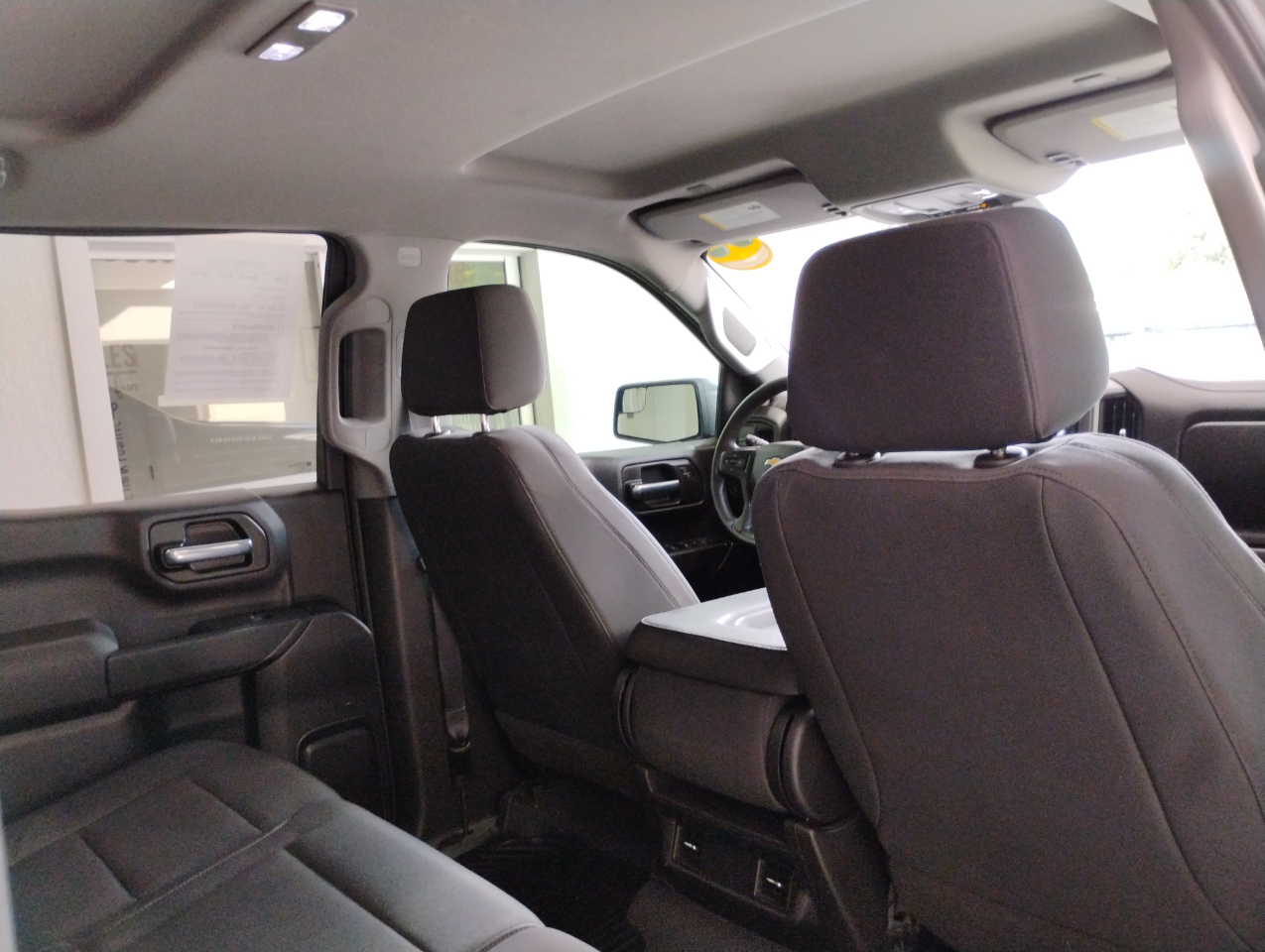 Chevrolet Silverado 1500 Custom Crew Cab Short Box 2WD 2021 Chevrolet Silverado 1500 Custom Crew Cab Short Box 2WD 2021