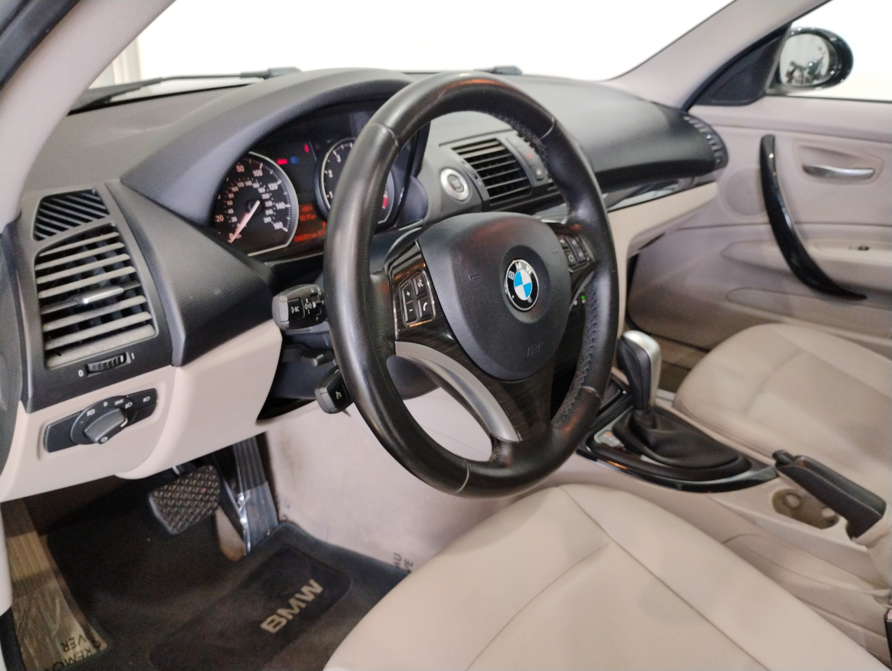 BMW 1-Series 128i Coupe 2009