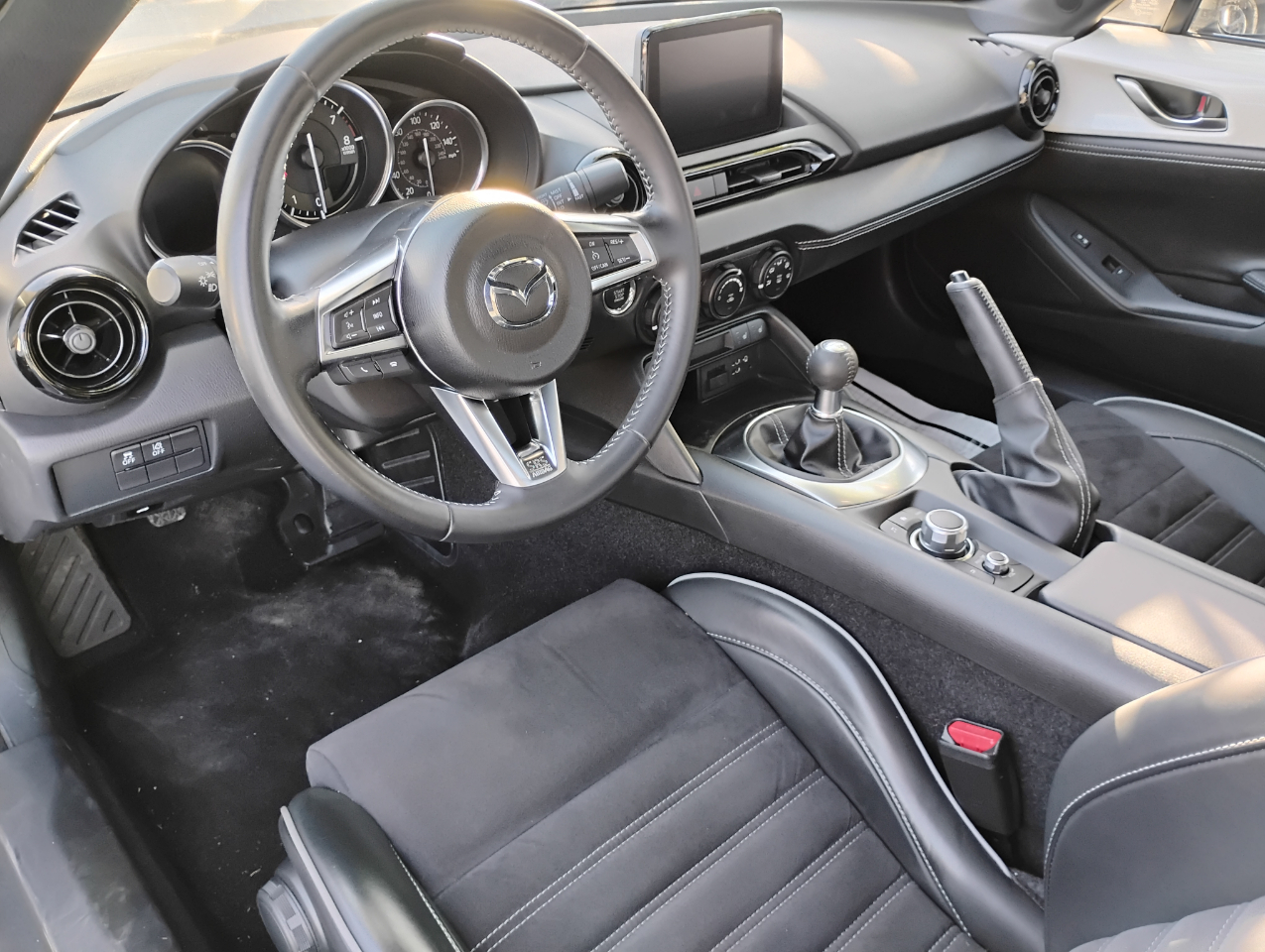 Mazda MX-5 Miata Club 6MT 2022 Mazda MX-5 Miata Club 6MT 2022