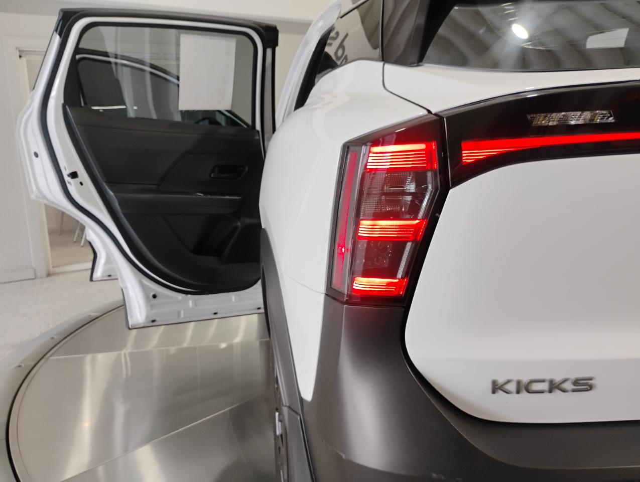 Nissan Kicks S 2025