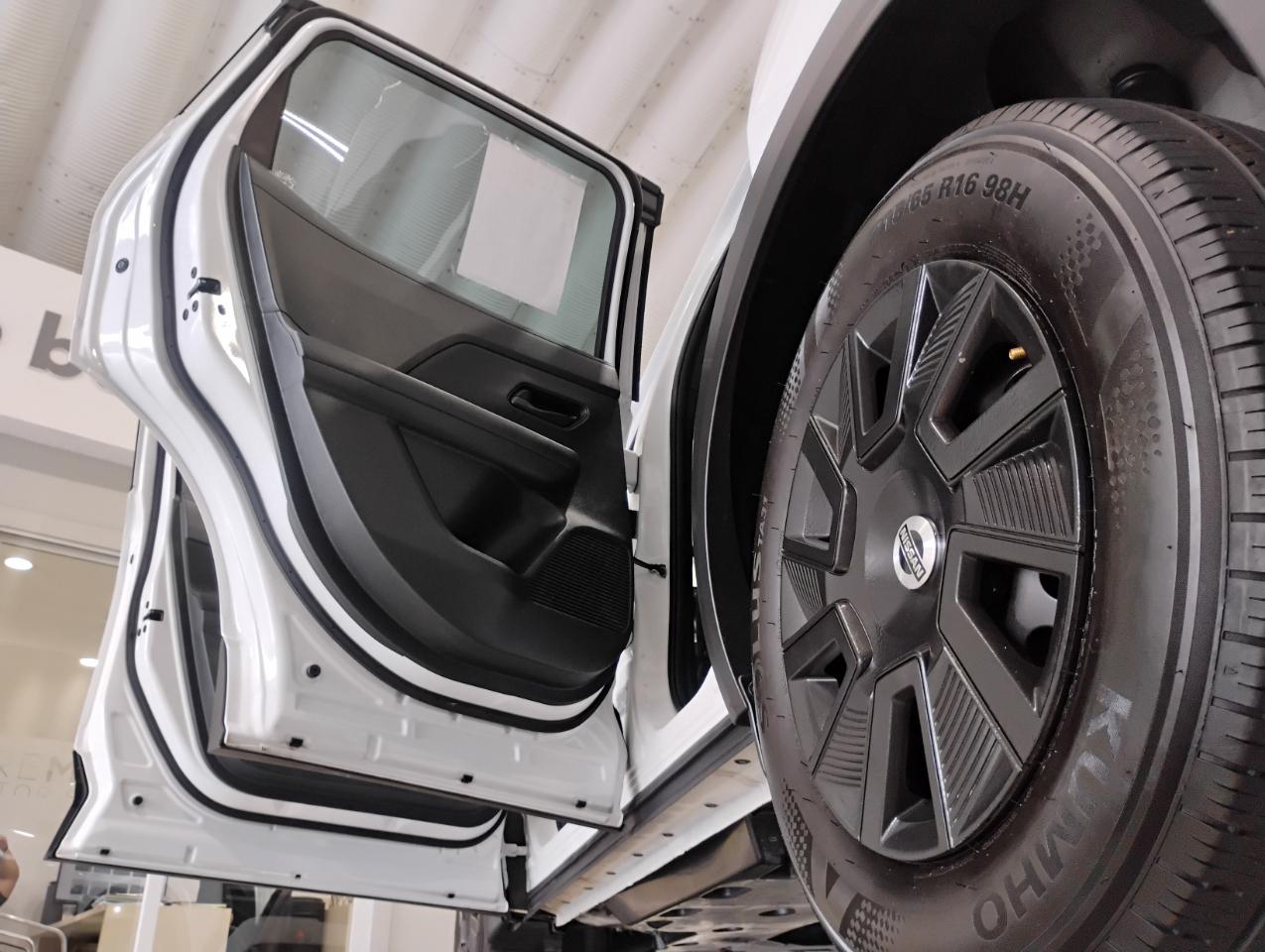 Nissan Kicks S 2025