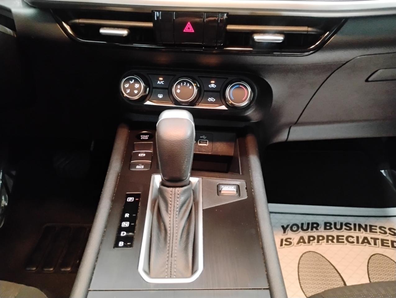 Nissan Kicks S 2025