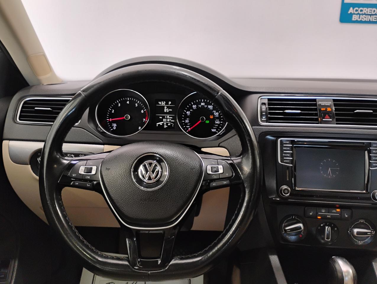 Volkswagen Jetta SE 6A 2016
