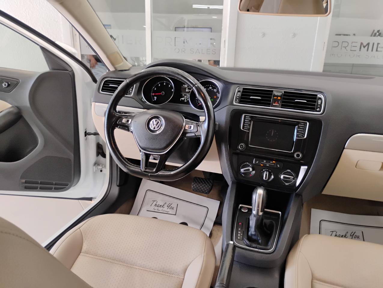 Volkswagen Jetta SE 6A 2016