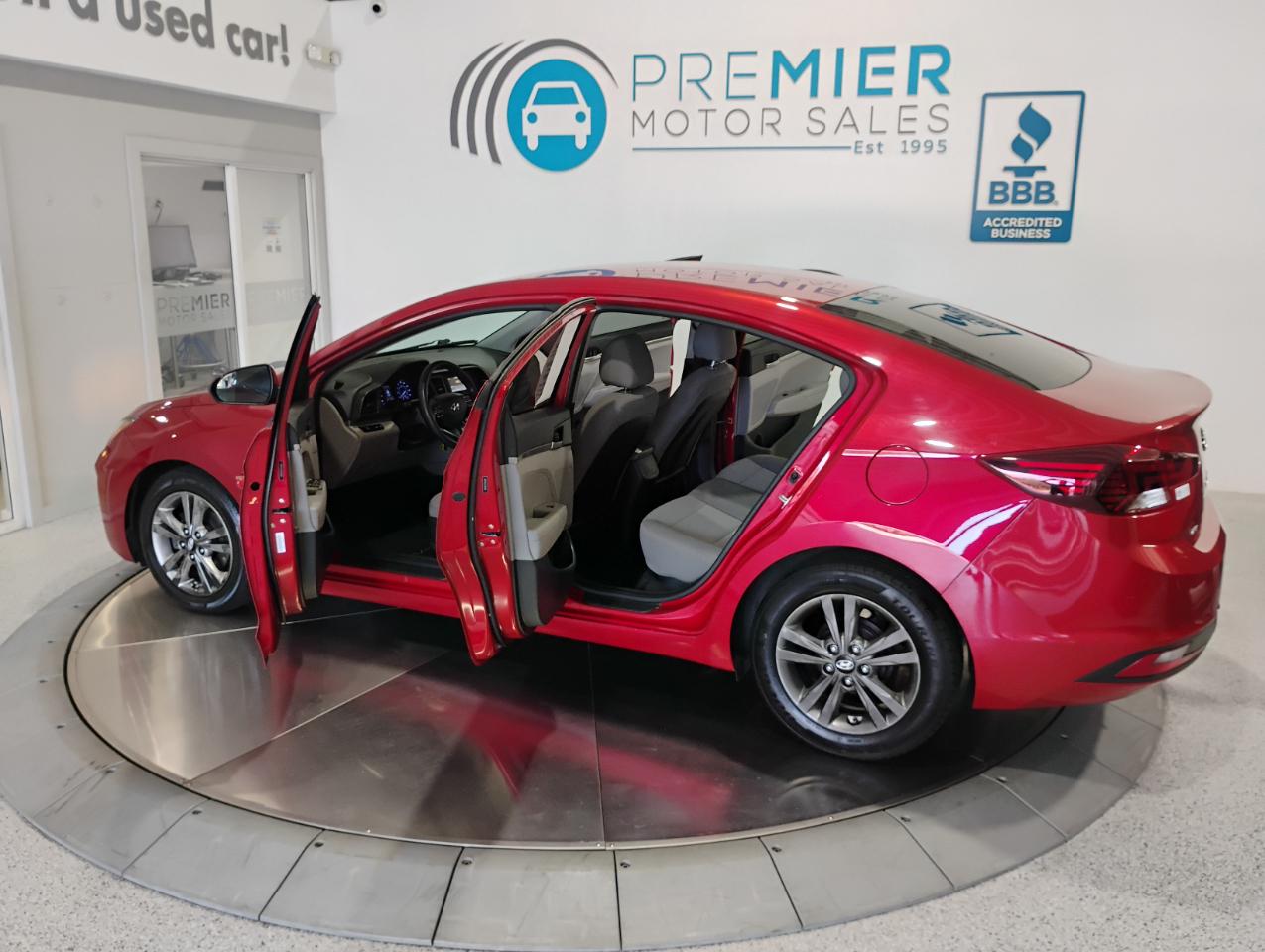 Hyundai Elantra SE 6M 2020