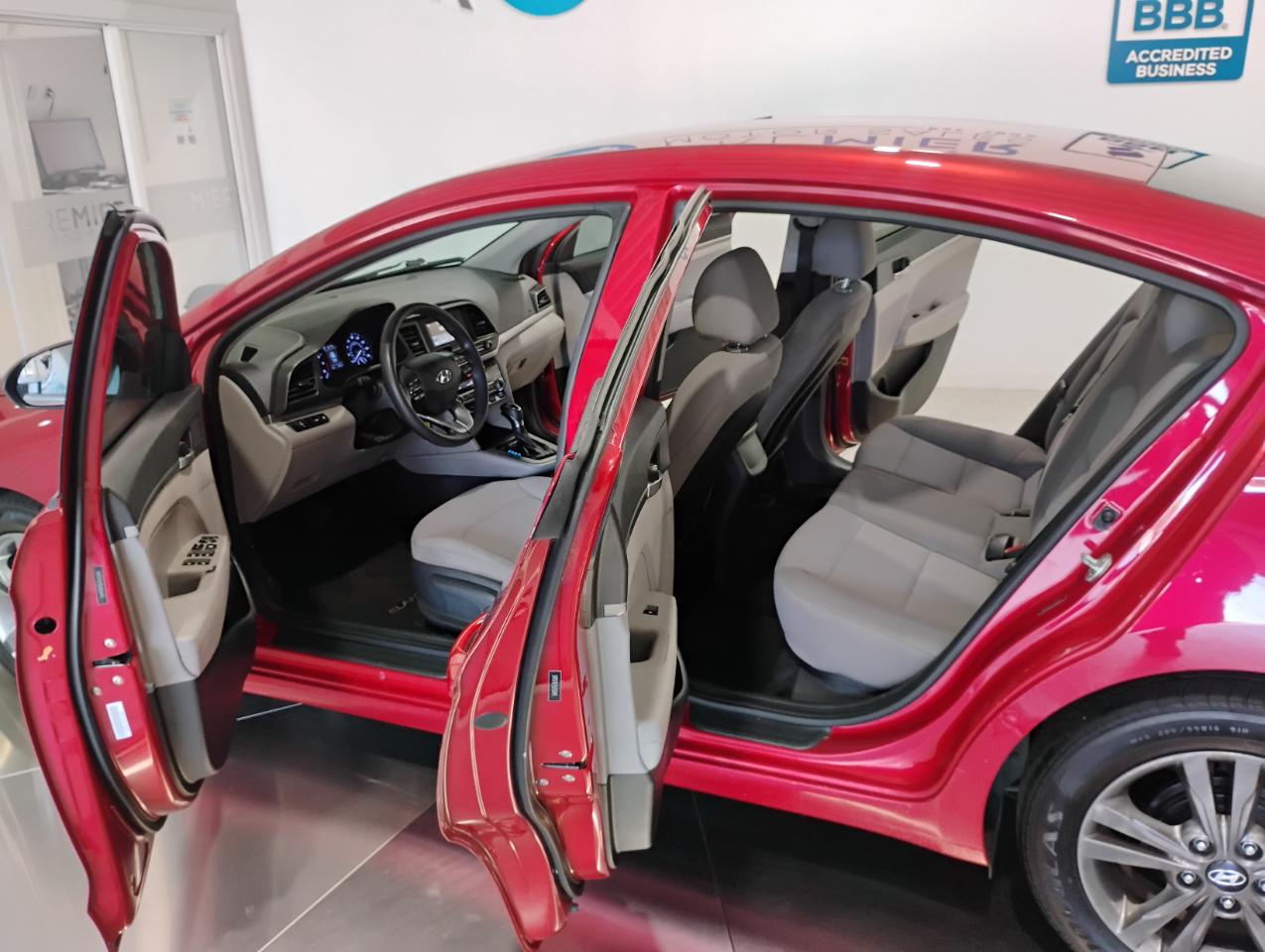 Hyundai Elantra SE 6M 2020