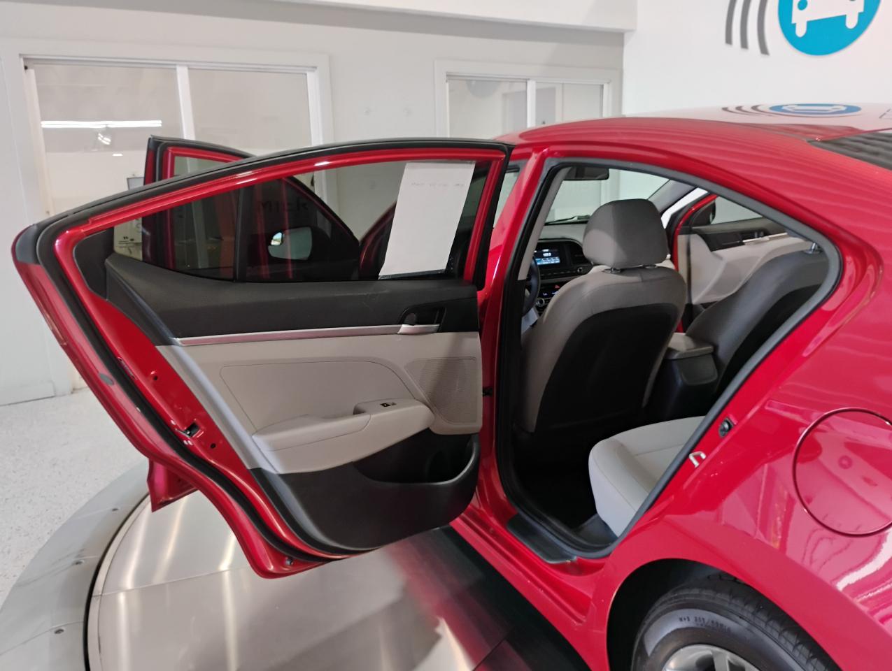 Hyundai Elantra SE 6M 2020