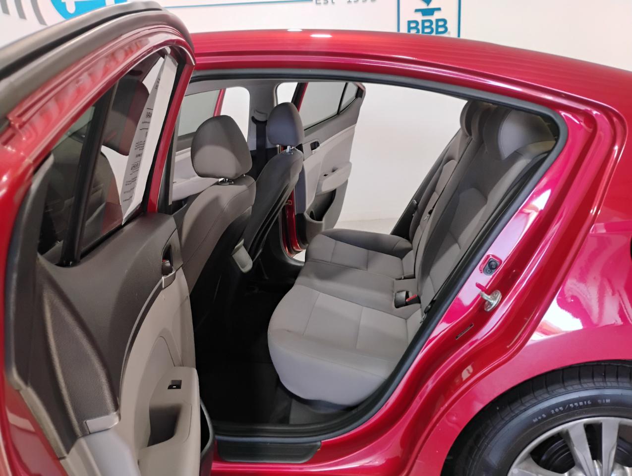 Hyundai Elantra SE 6M 2020
