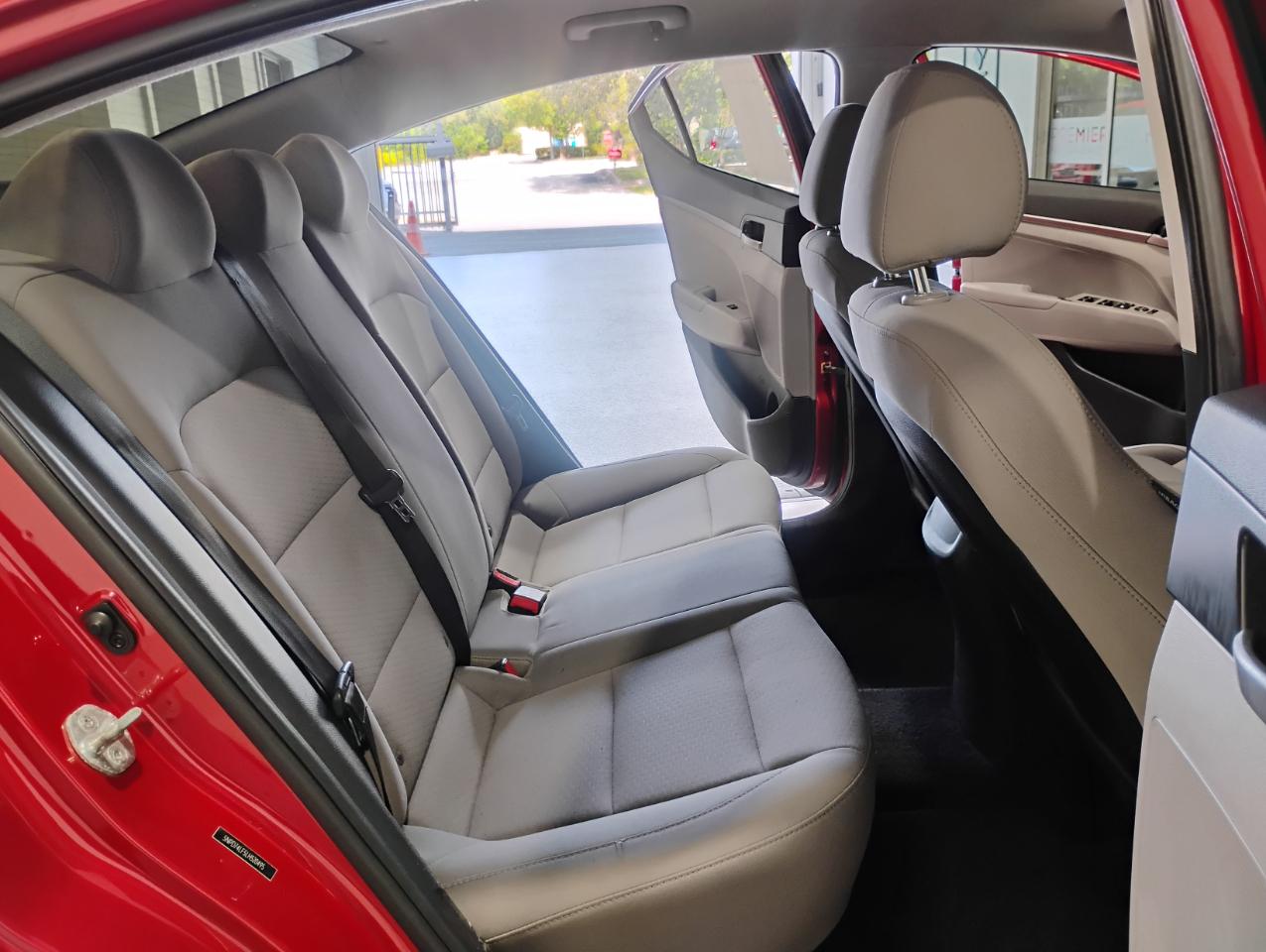 Hyundai Elantra SE 6M 2020