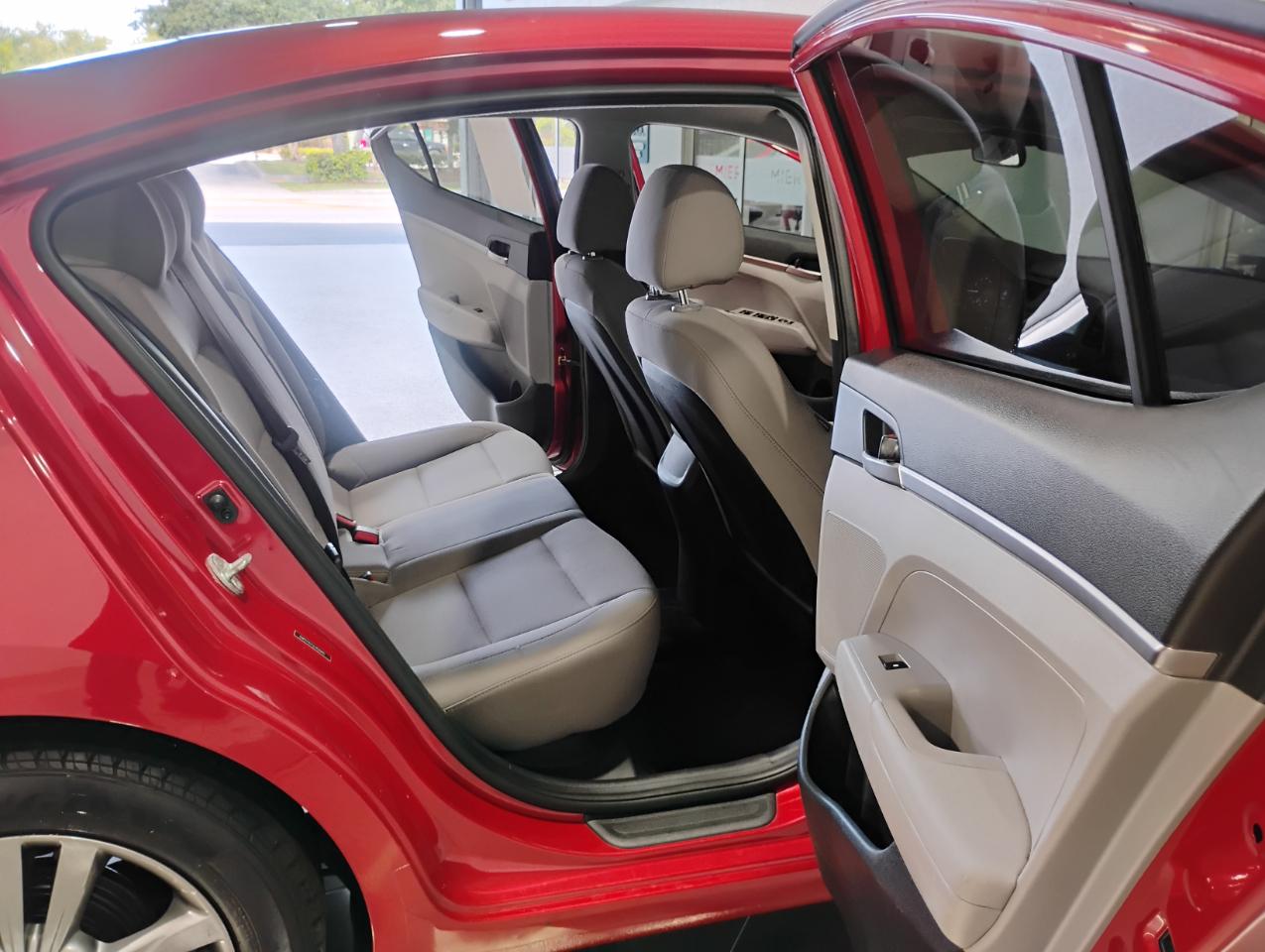 Hyundai Elantra SE 6M 2020