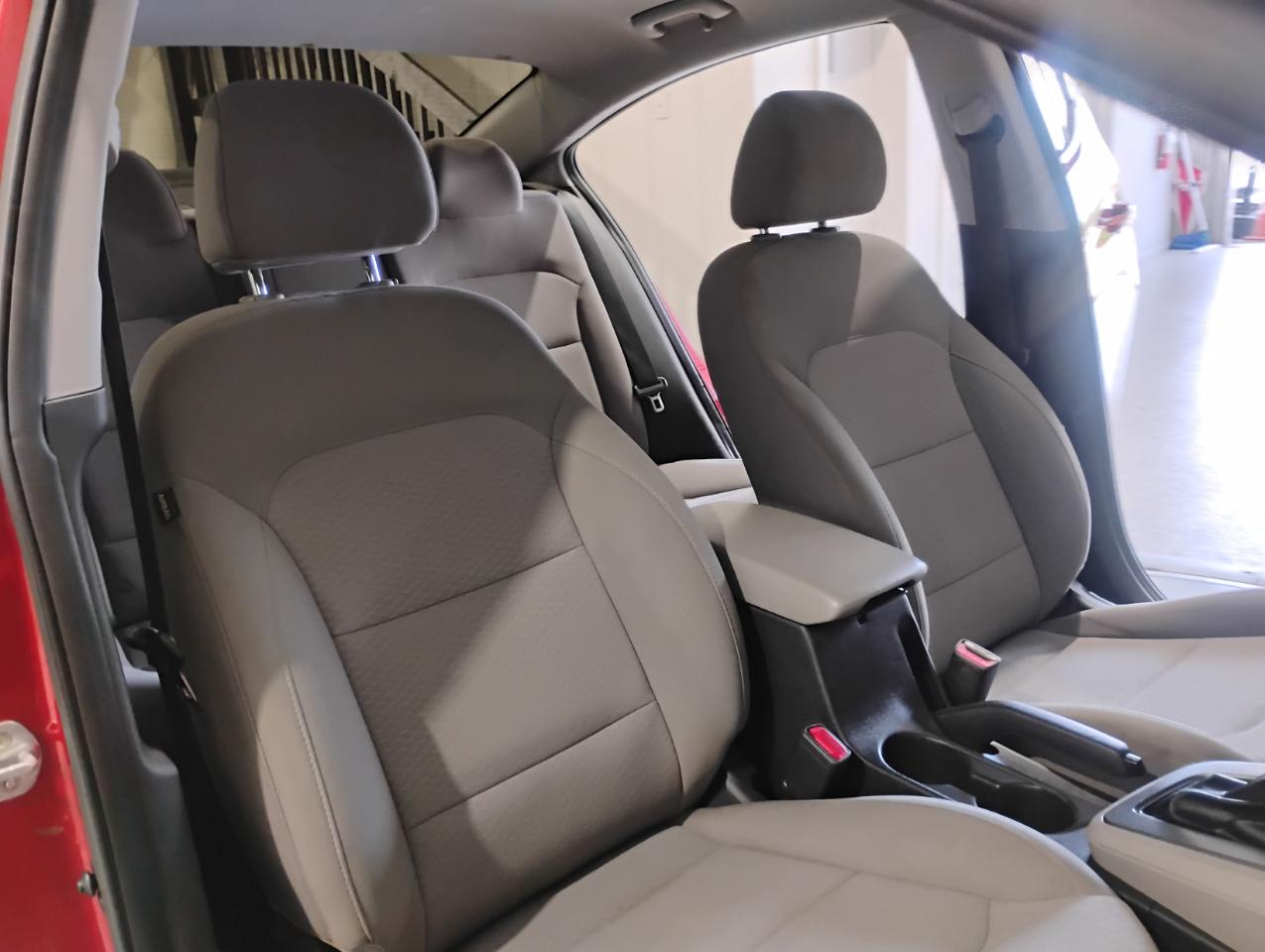 Hyundai Elantra SE 6M 2020