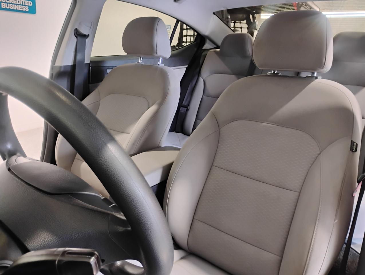 Hyundai Elantra SE 6M 2020