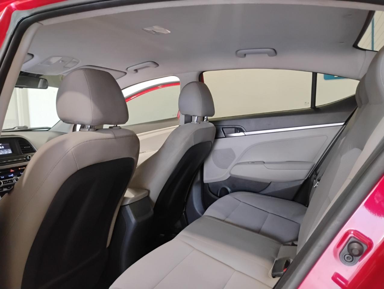 Hyundai Elantra SE 6M 2020