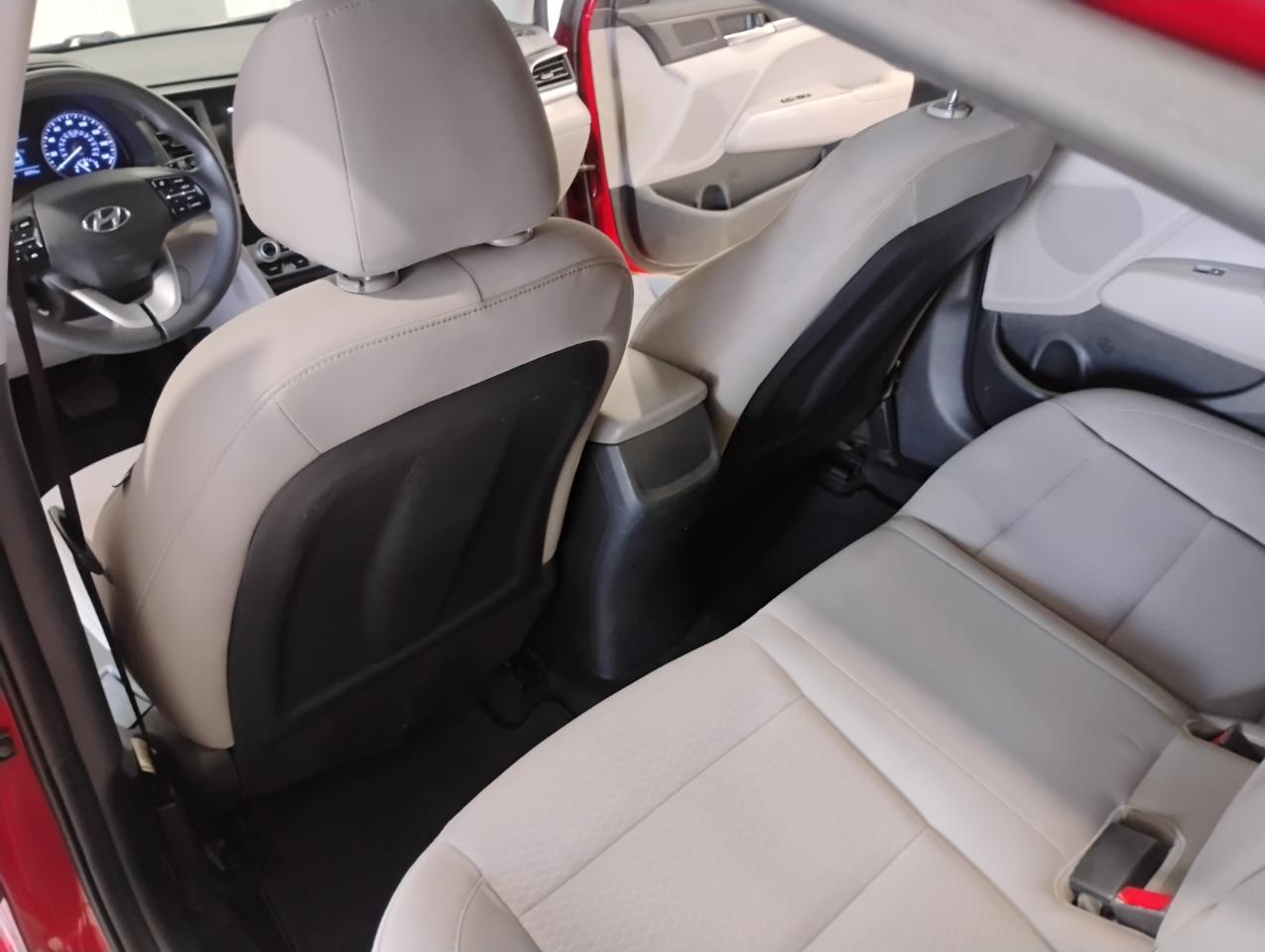 Hyundai Elantra SE 6M 2020