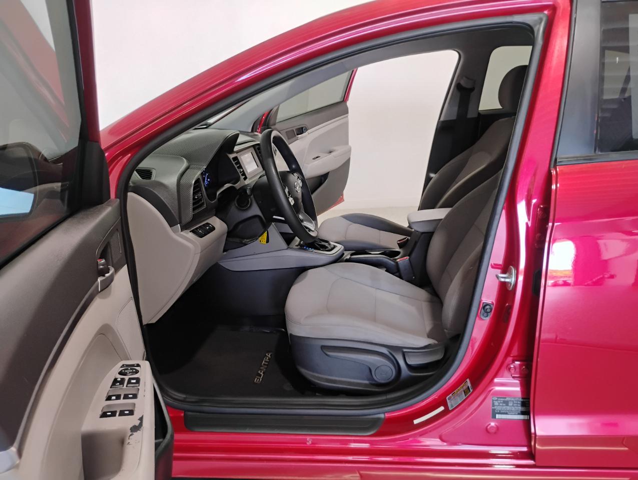 Hyundai Elantra SE 6M 2020