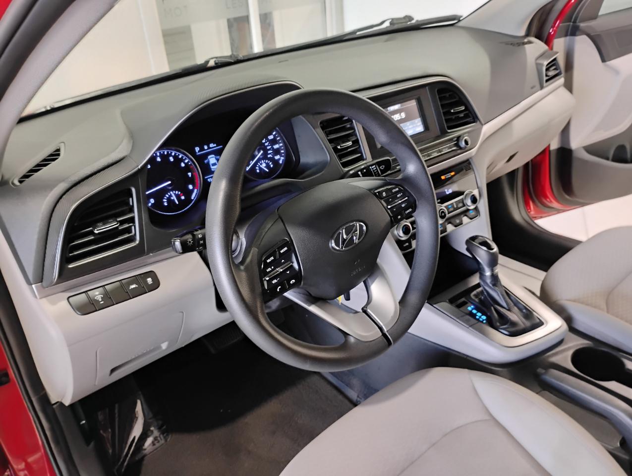 Hyundai Elantra SE 6M 2020