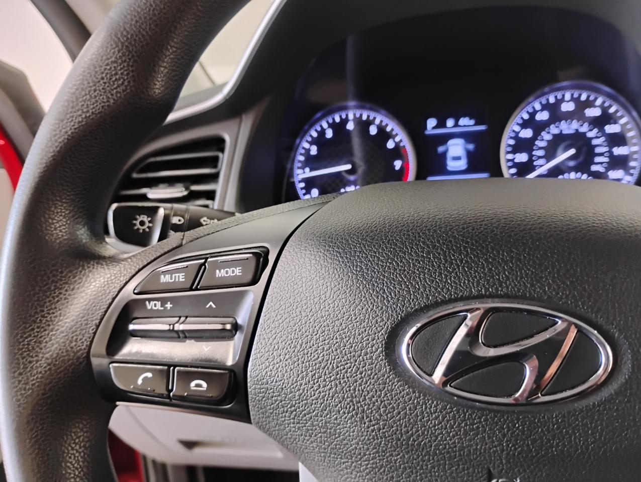 Hyundai Elantra SE 6M 2020