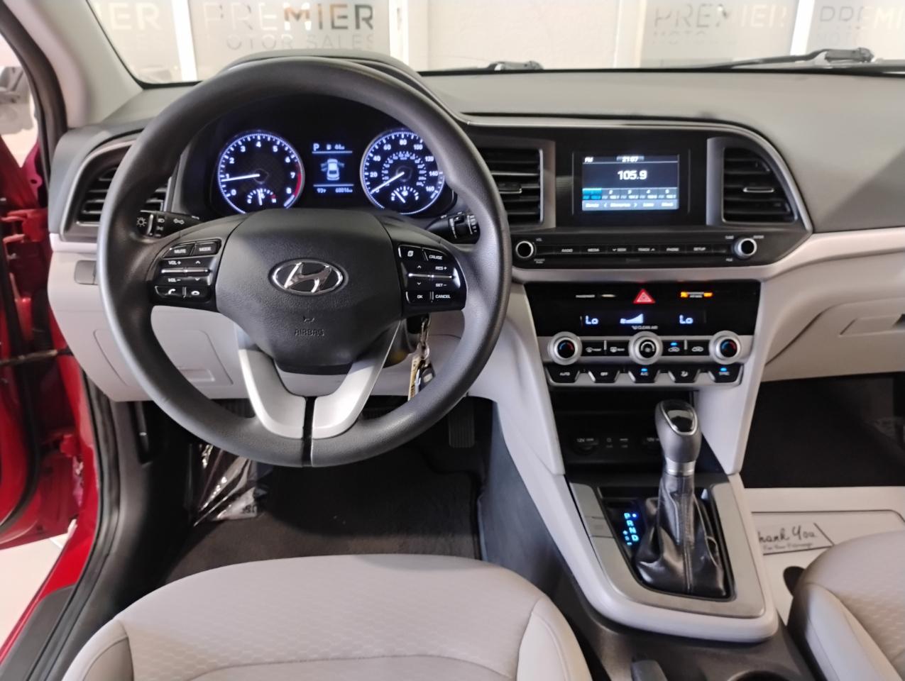 Hyundai Elantra SE 6M 2020