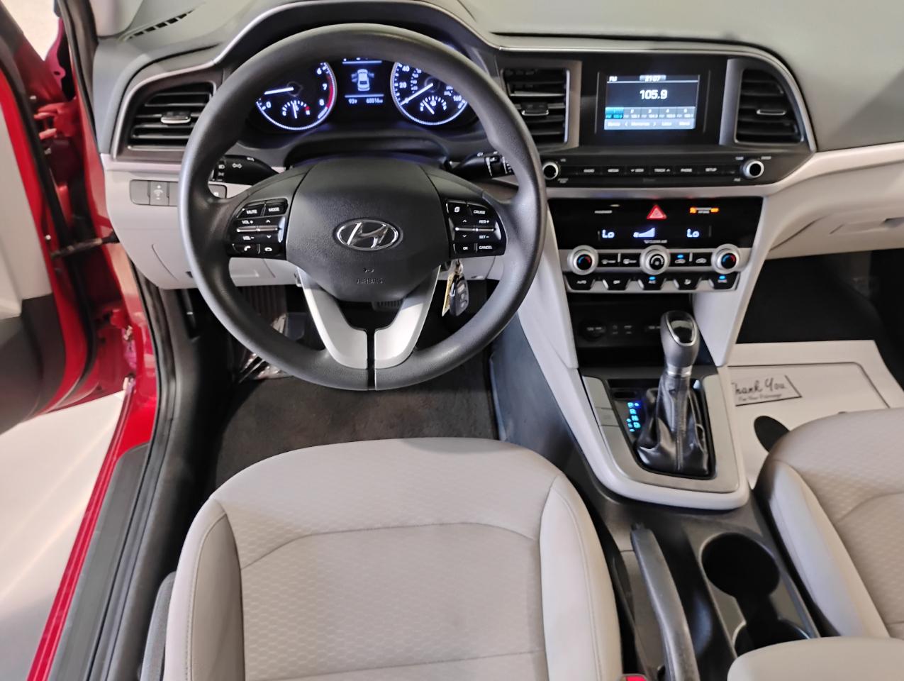 Hyundai Elantra SE 6M 2020