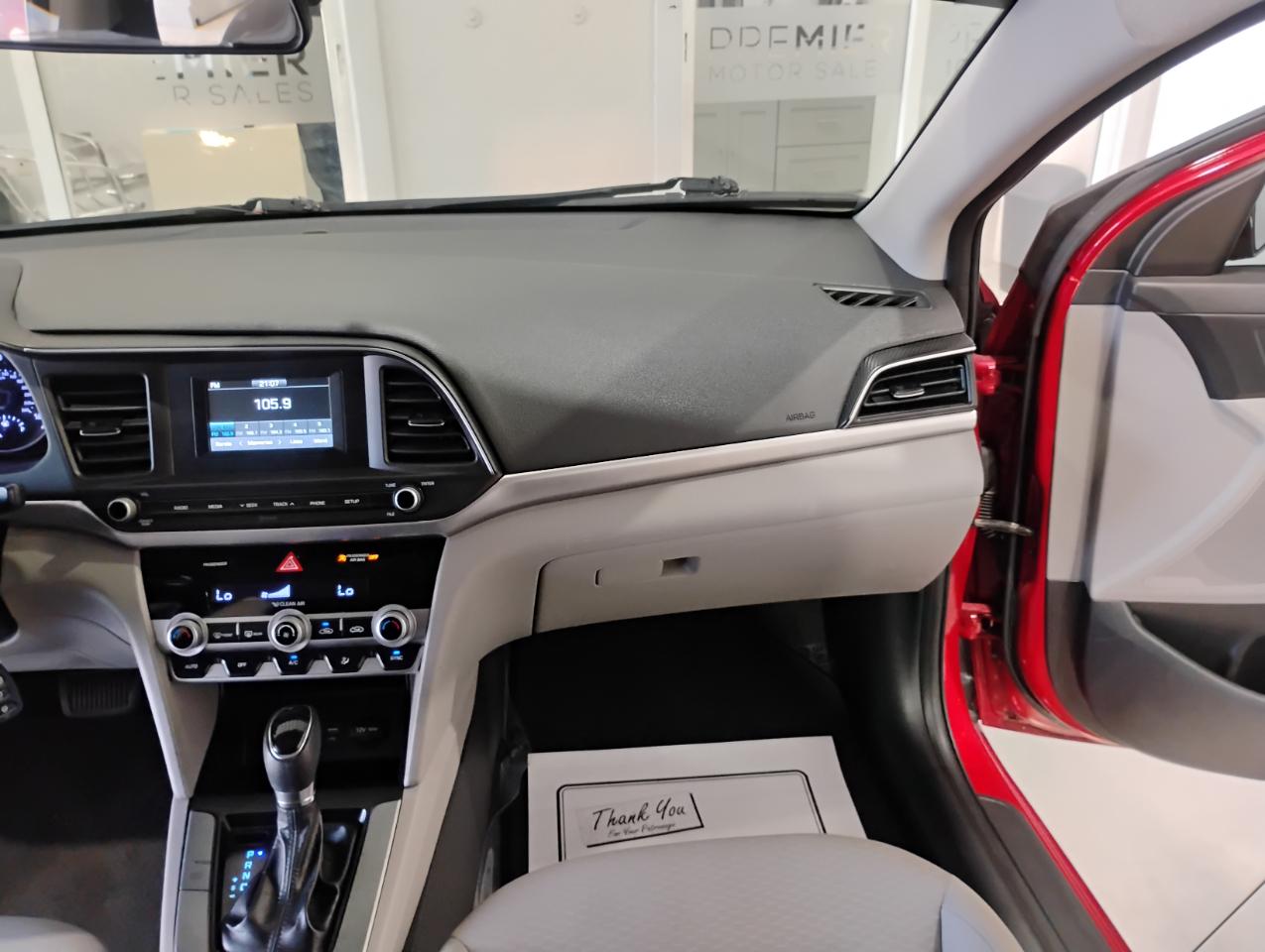 Hyundai Elantra SE 6M 2020