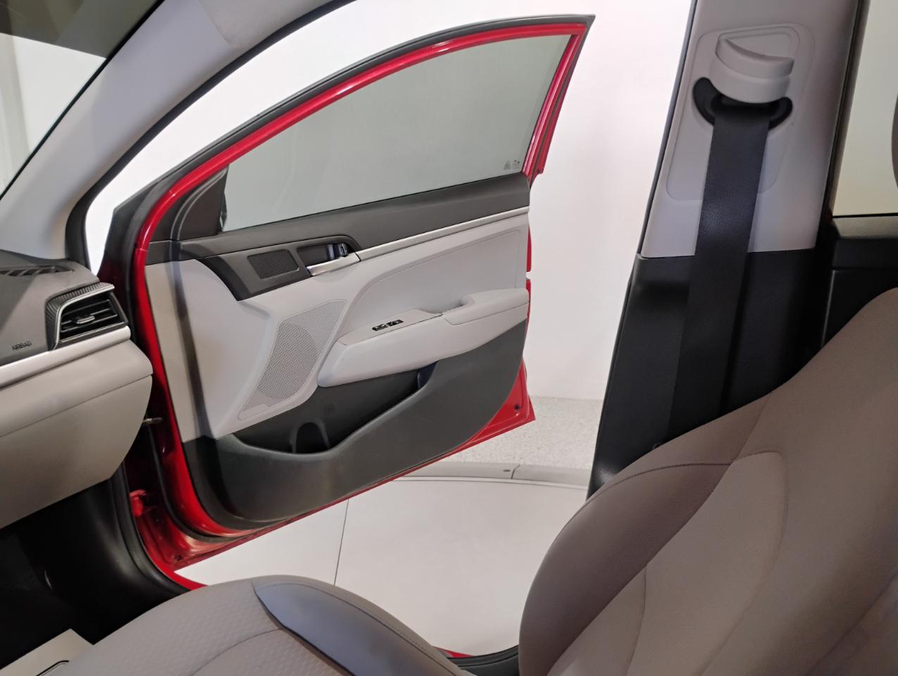 Hyundai Elantra SE 6M 2020