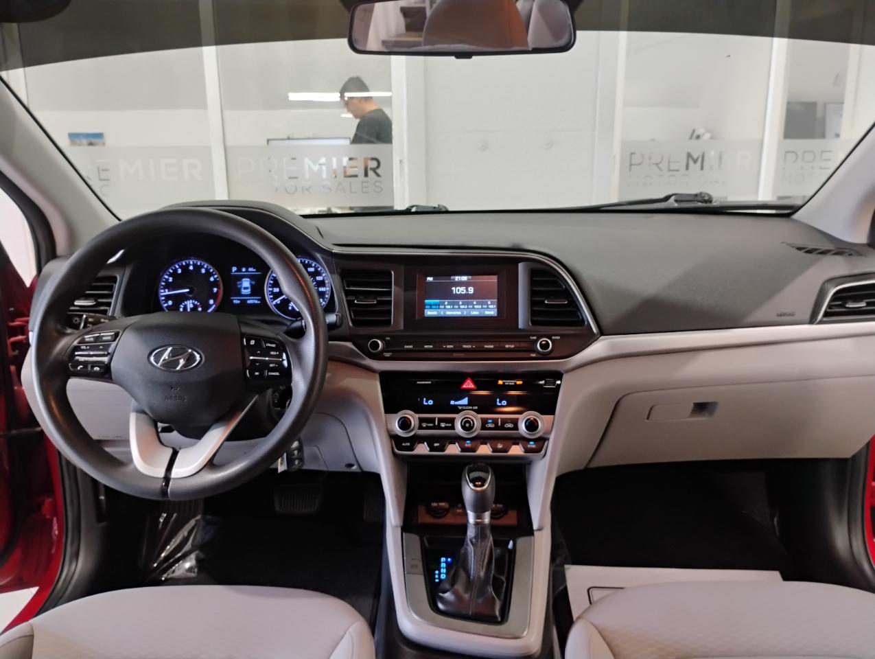 Hyundai Elantra SE 6M 2020