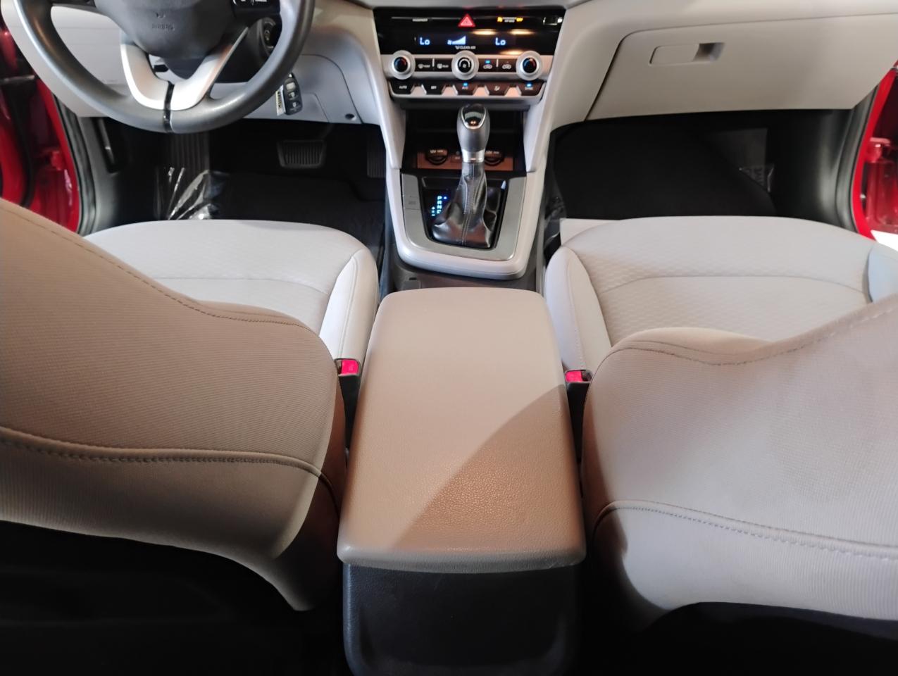 Hyundai Elantra SE 6M 2020