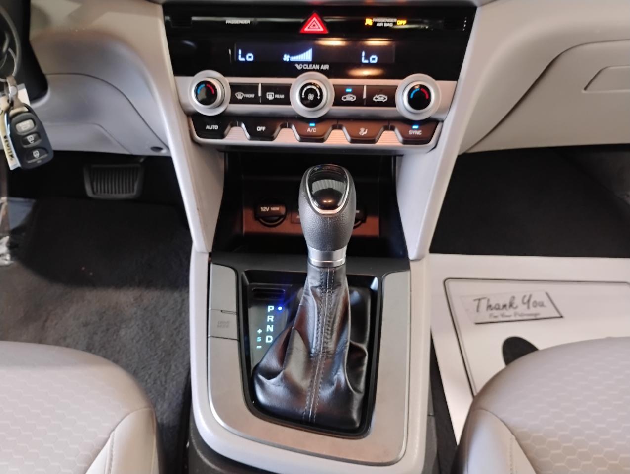 Hyundai Elantra SE 6M 2020