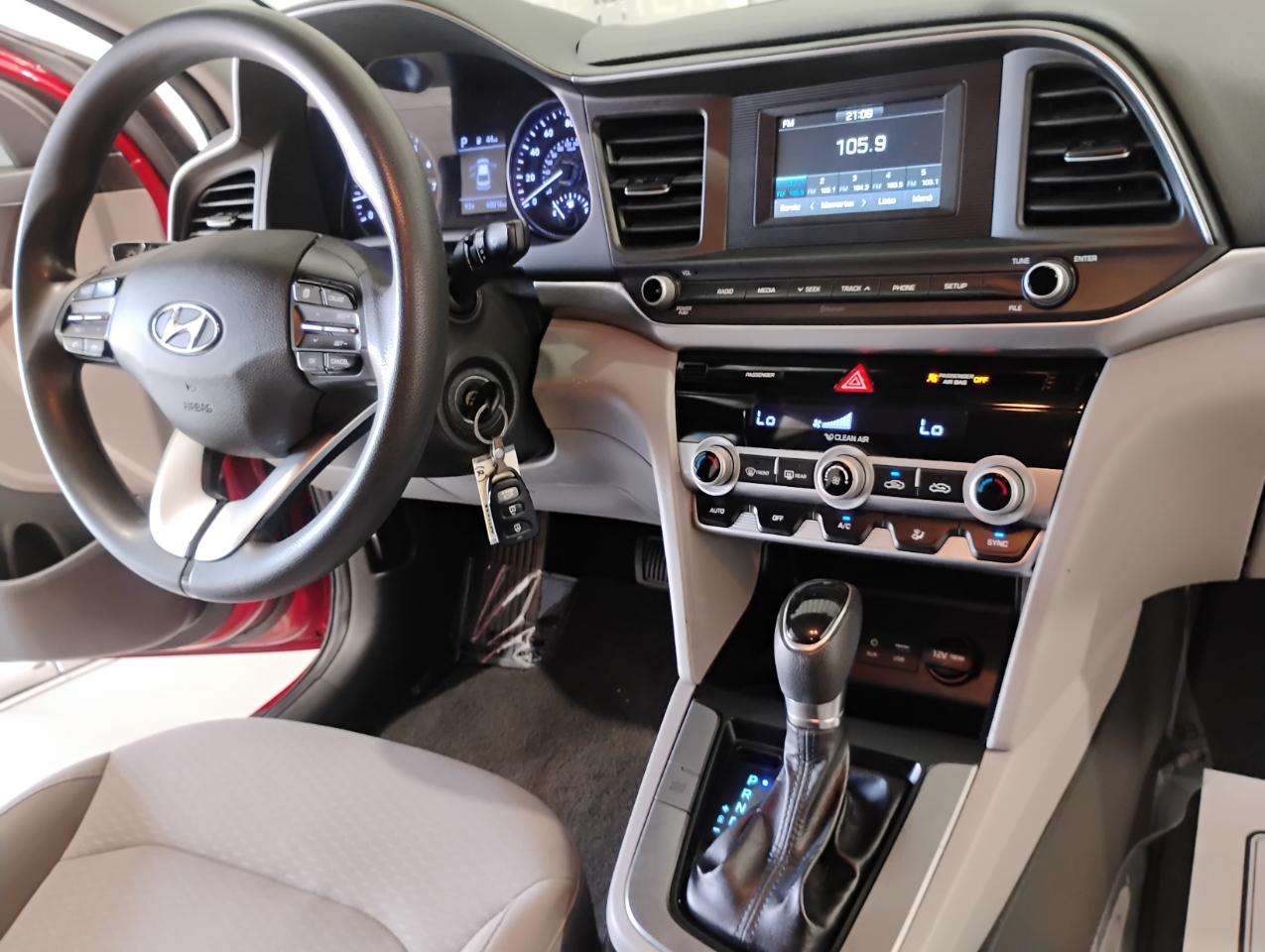 Hyundai Elantra SE 6M 2020