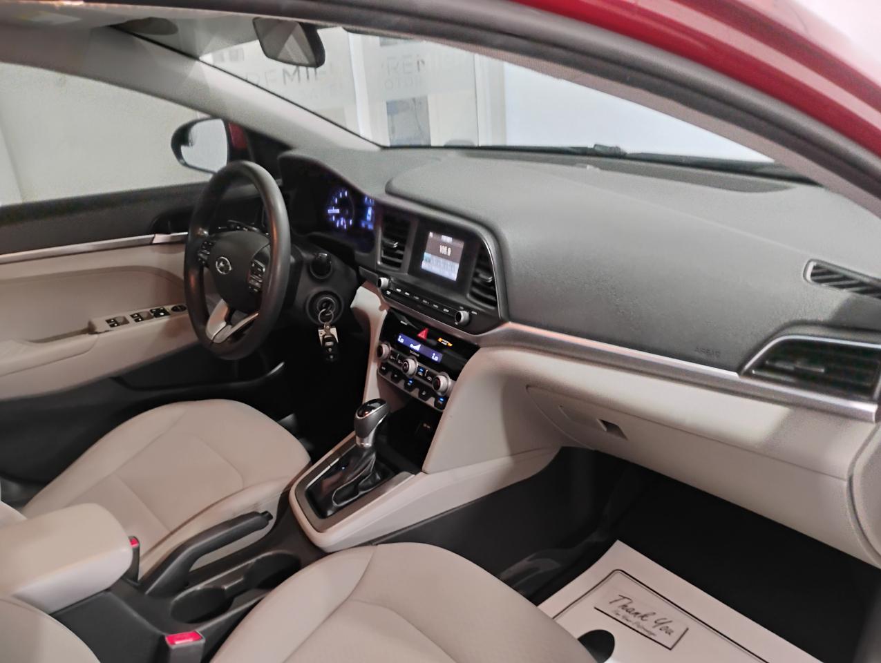 Hyundai Elantra SE 6M 2020
