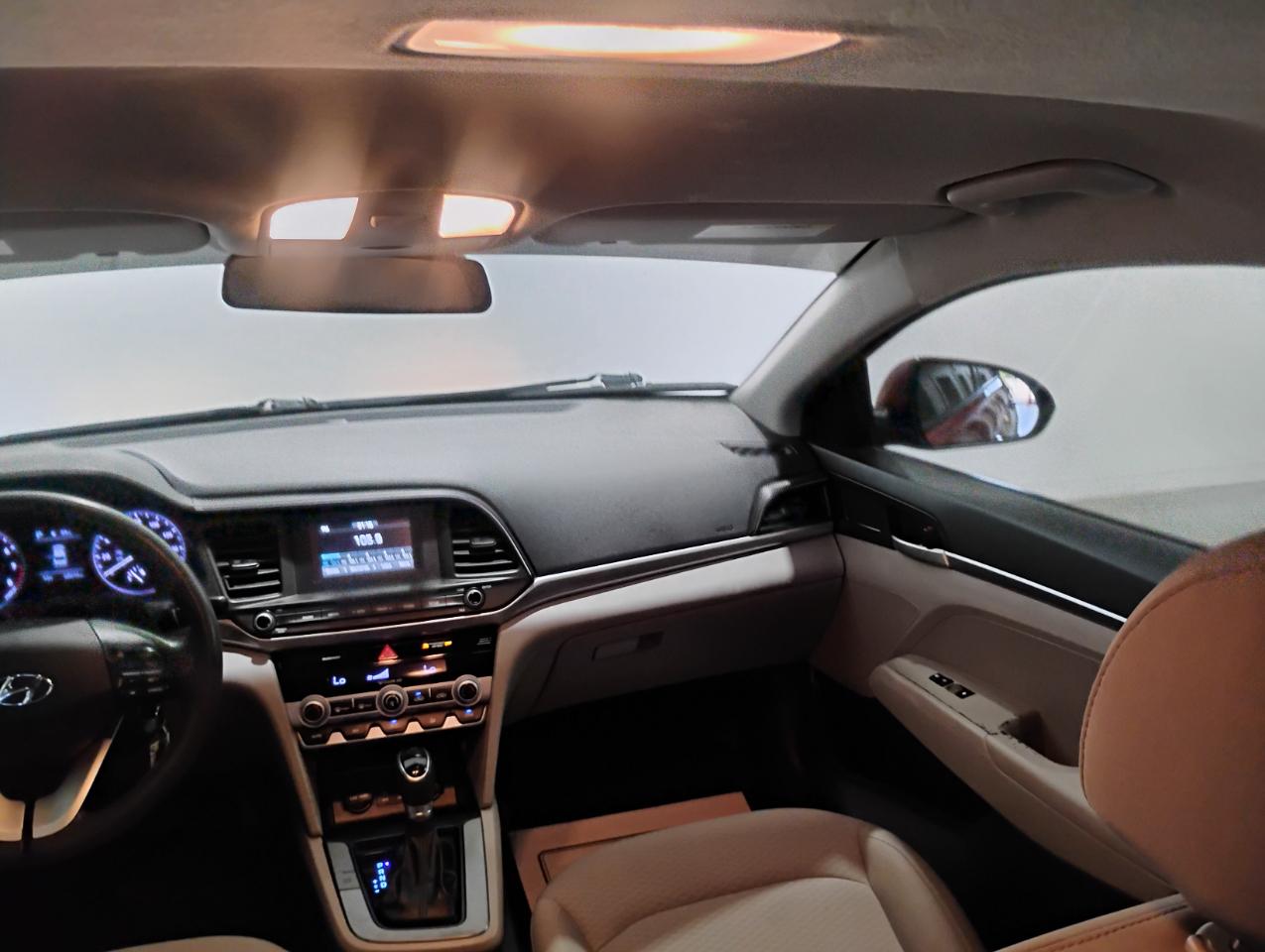 Hyundai Elantra SE 6M 2020