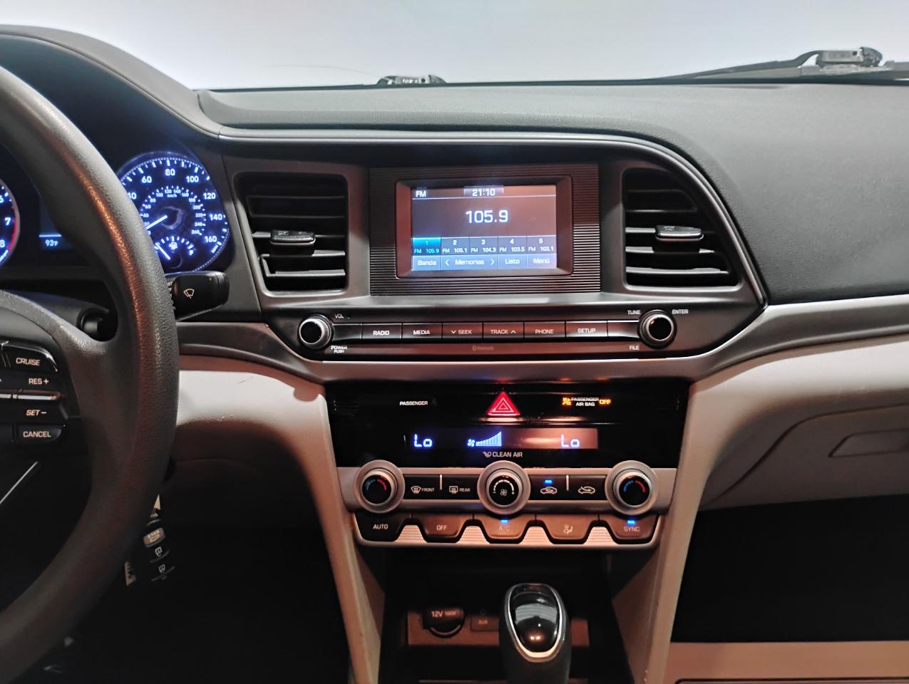 Hyundai Elantra SE 6M 2020
